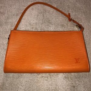 Louis Vuitton pochette in epi leather